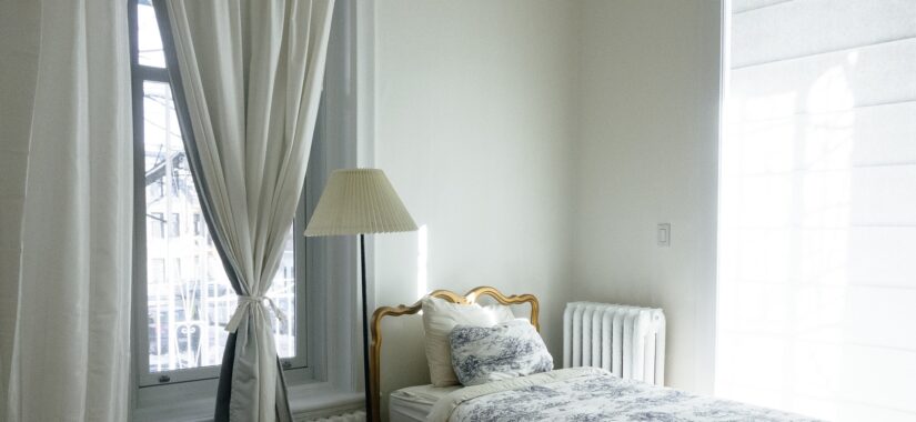 Smarte gardiner på værelse